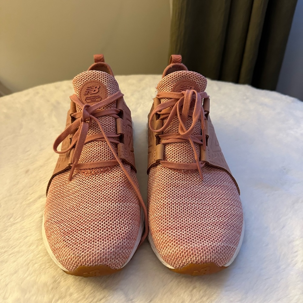 Women’s new balance sneakers